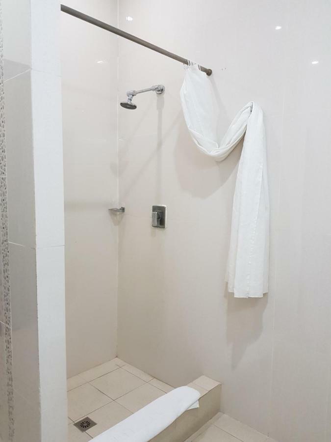Lae City Hotel Extérieur photo