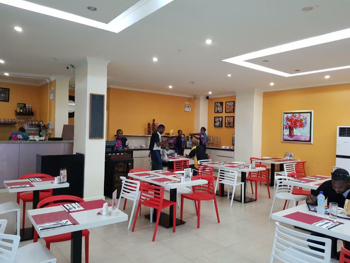 Lae City Hotel Extérieur photo